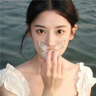 春花娇美可人儿